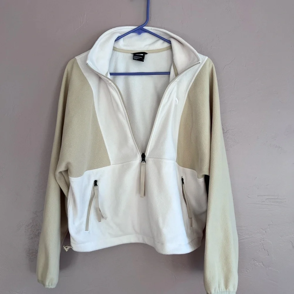 The North Face Beige and White Fleece Pullover - Picture 4 of 6